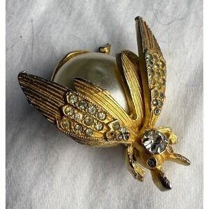Vintage‎ 60s Gold Tone Faux Pearl Rhinestone Bug Beetle Brooch Pin Insect